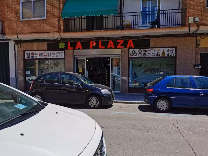 Bazar La Plaza ( Hogares, Papelerias, Ferreter&iacute;as, etc&hellip; )