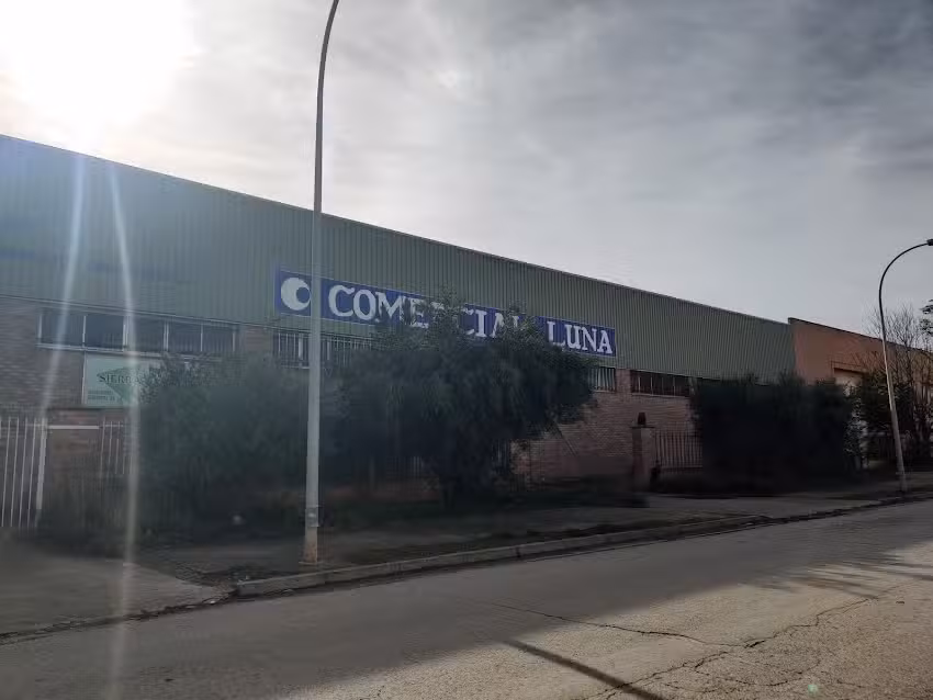 Comercial Luna Muebles y Ferreteria Industrial y del hogar