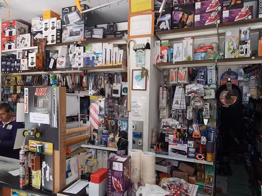 Ferreter&iacute;a Aljarafe Ciudad Aljarafe conj 8 bajo