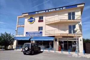 Ferreteria Ieppa – Tien 21 / Cadena 88