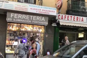 Ferretería-Iluminación Este Dragón