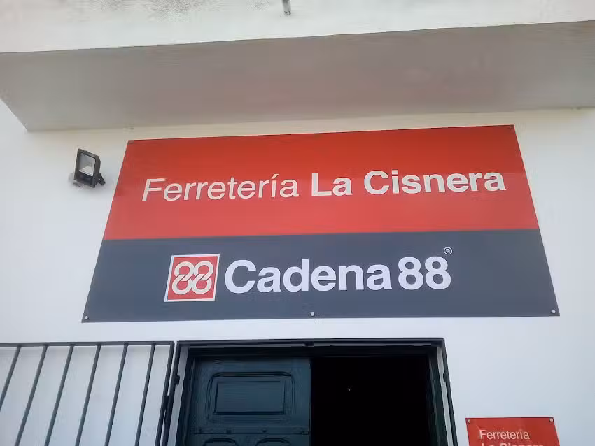 Ferreter&iacute;a La Cisnera