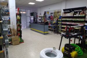 FERRETERIA LA ESTACI&Oacute;N ALBURQUERQUE C.B