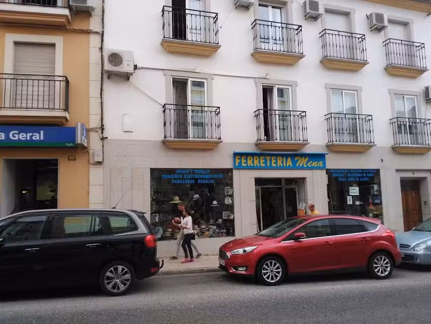 Ferreter&iacute;a Mena