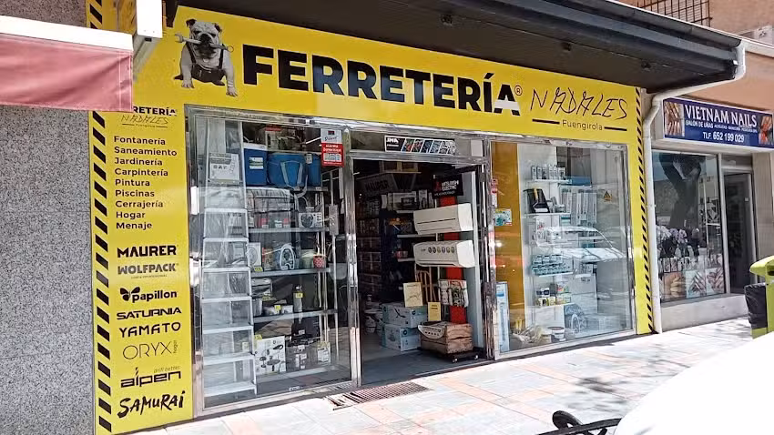 FERRETER&Iacute;A NADALES | FUENGIROLA CENTRO