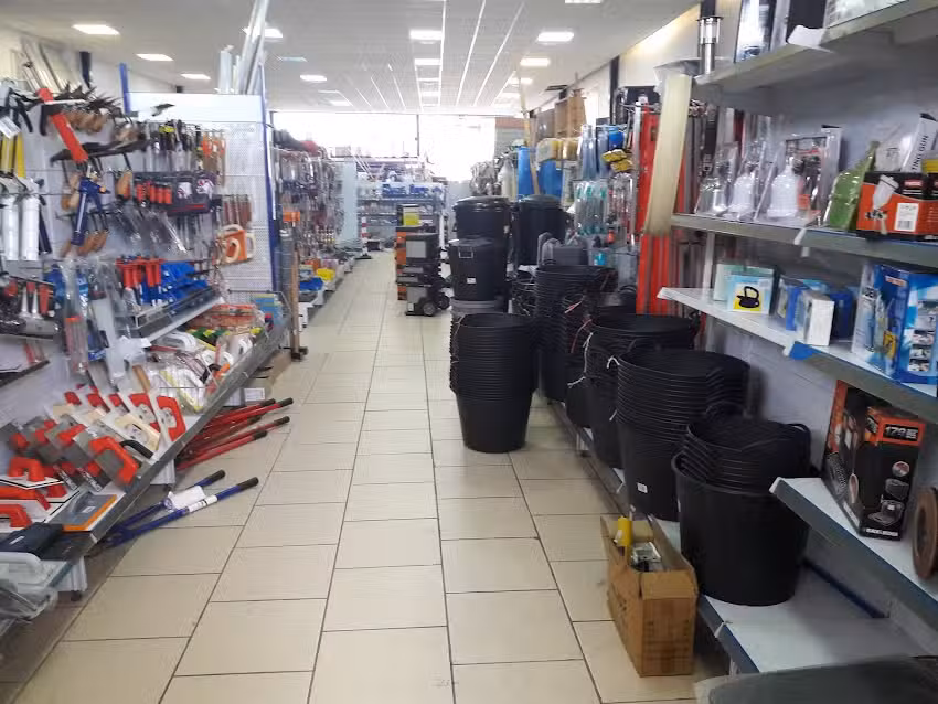 Ferreter&iacute;a y materiales de contrucci&oacute;n La Villa