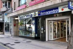 Ferrocentro Oviedo / Uvi&eacute;u