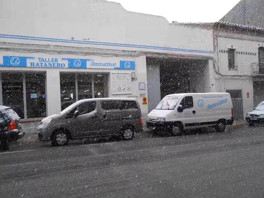 Tractores Agr&iacute;colas forestal motosierras maquinas jardineria Husqvarna Alca&ntilde;iz